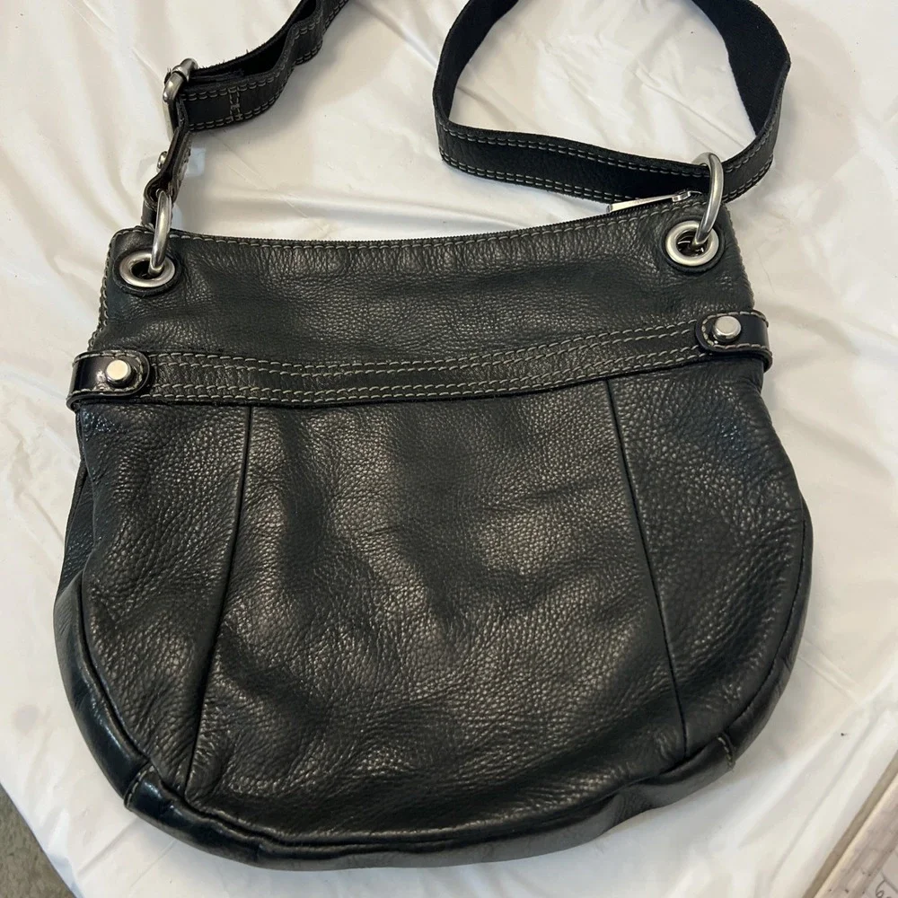 Fossil Hobo Pebbled Crossbody Shoulder Bag Purse‎ Tote Black Leather 12 X 11 X 2